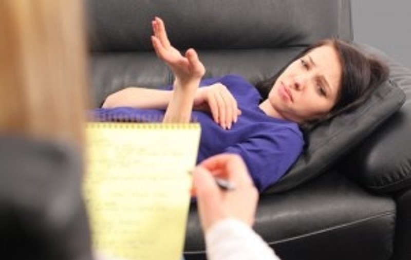 Vizita la psihiatru: cheia vindecării DEPRESIEI
