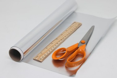 Folia de aluminiu, indispensabilă în bucătărie.