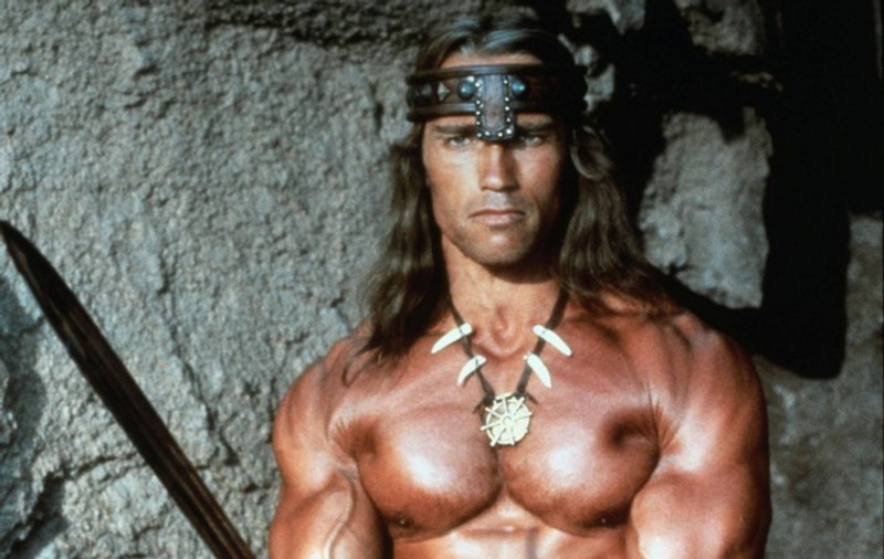 Arnold Schwarzenegger se teme de bătrâneţe? Actorul şi-a comandat 3 statui cu el tânăr