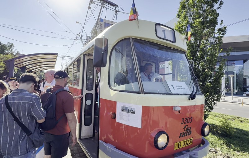 Am mers cu tramvaiul Tatra în drumul spre depou. După 53 de ani, garniturile își iau rămas-bun de la București
