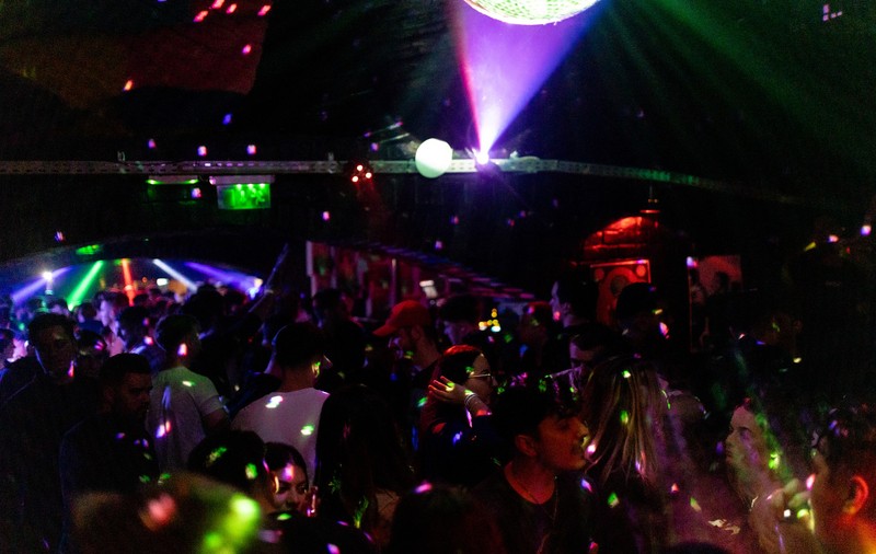 Clubul Kulturhaus din București a fost închis de Poliție, în urma unui control din timpul nopții. Ce au găsit oamenii legii