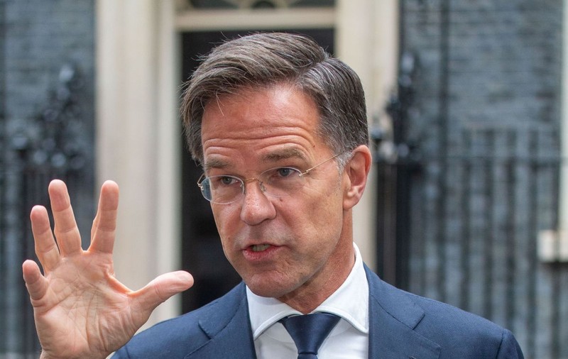 Mark Rutte, întrebat despre riscul ca România să aibă un preşedinte anti-NATO: „Nu comentez, este o alianţă democratică”