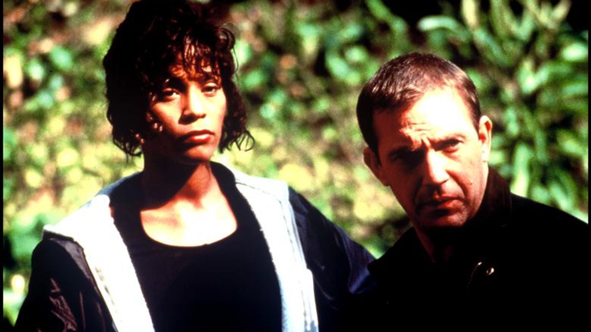 Adevărul din spatele posterului celebrului film Bodyguard. Cine este de fapt femeia din poză