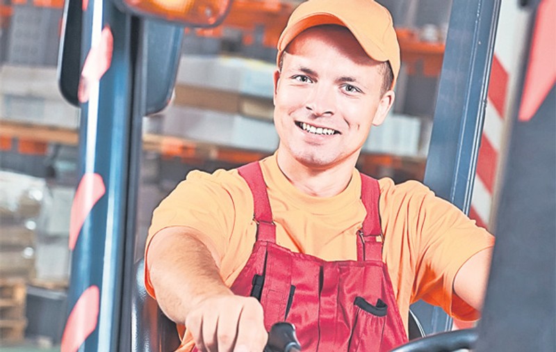 N-ai serviciu? Sunt 10.781 de locuri de muncă vacante. Se caută manipulanţi de mărfuri