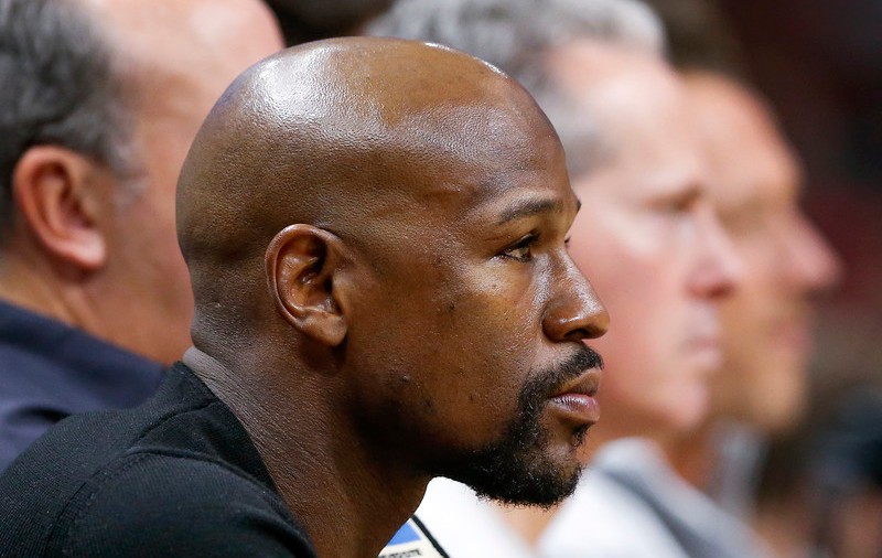 Floyd Mayweather va plăti funeraliile lui George Floyd