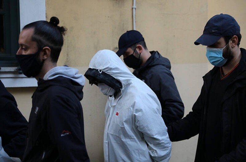 Adolescentul român acuzat că a înjunghiat-o de 70 de ori pe mama iubitei lui. Athens Magazine
