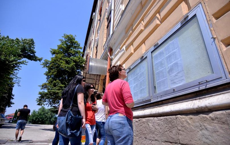 Dacă ești părinte, te va interesa asta: Libertatea a aflat de ce 10 opțiuni pe lista de licee sunt prea puține și copilul tău poate rămâne nerepartizat! Peste 20 de opțiuni sunt mult mai sigure!