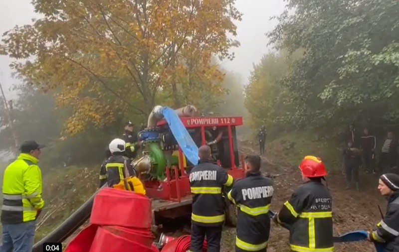 Acțiunea de golire parțială a lacului Tăul Mare, de lângă Roșia Montană. Cât timp se estimează că va dura deversarea controlată