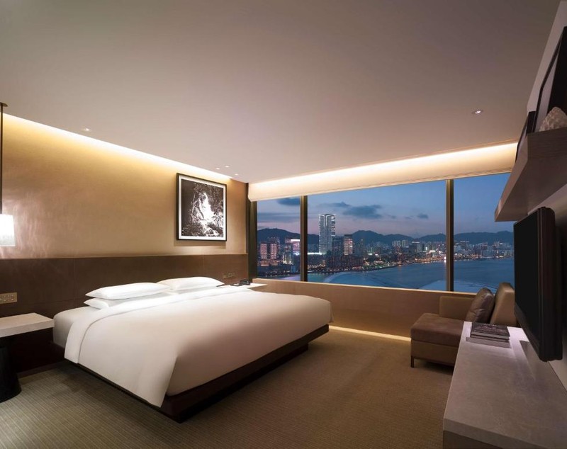 Deplasare de lux în Hong Kong pe banii universității. UNATC trimite trei șefi la un hotel de 5 stele: „O oportunitate strategică”