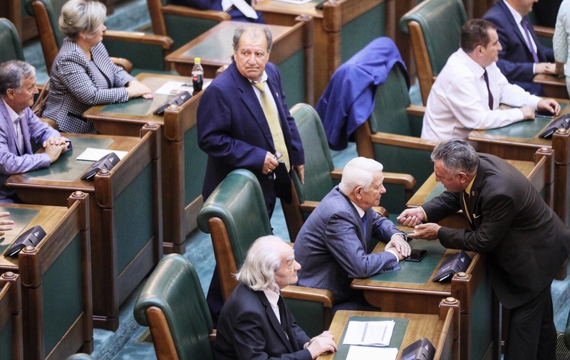 Senatorii UDMR nu-l vor susține pe Teodor Meleșcanu pentru șefia Senatului