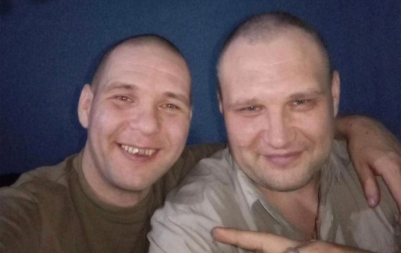 Canibalul rus care luptă în Ucraina pentru a proteja „valorile tradiționale”. Prietenul său este un criminal