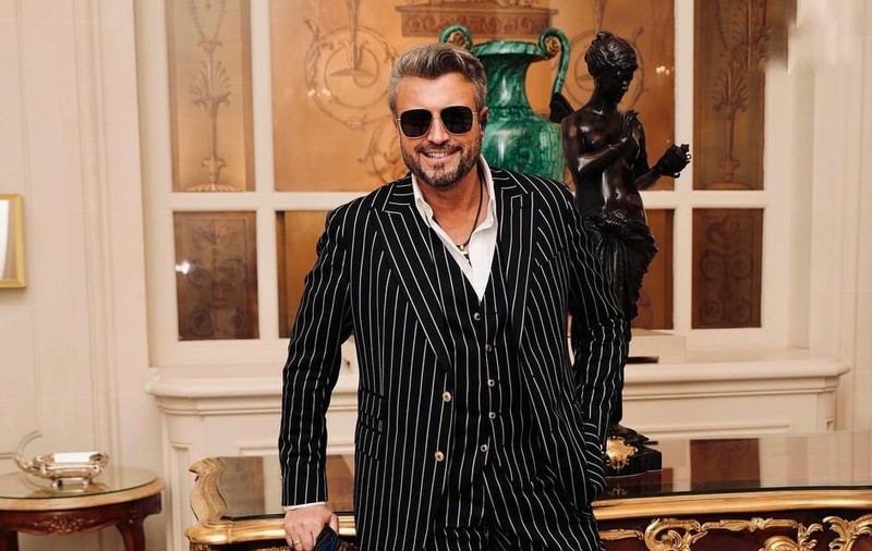 Cătălin Botezatu și-a prezentat noua colecție în Franța. Cu cine s-a întâlnit creatorul de modă la Paris Fashion Week