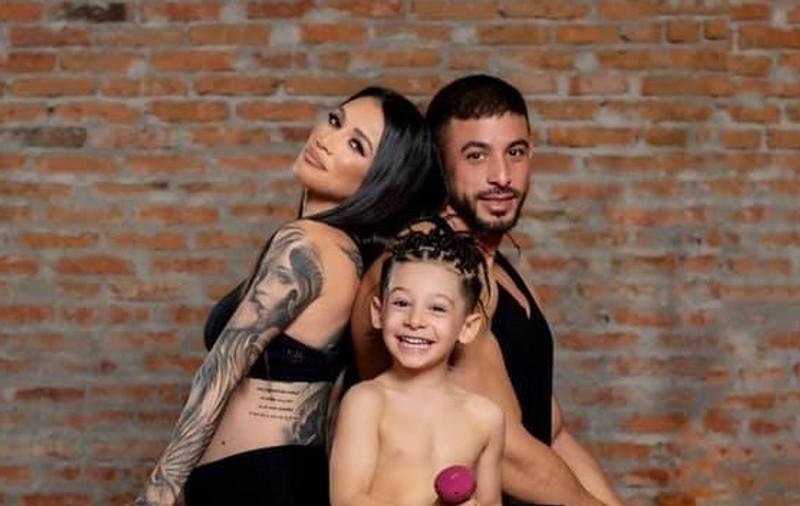 Cum arată Roxana Vancea însărcinată în 8 luni. Vedeta s-a pozat în costum de baie pe marginea piscinei