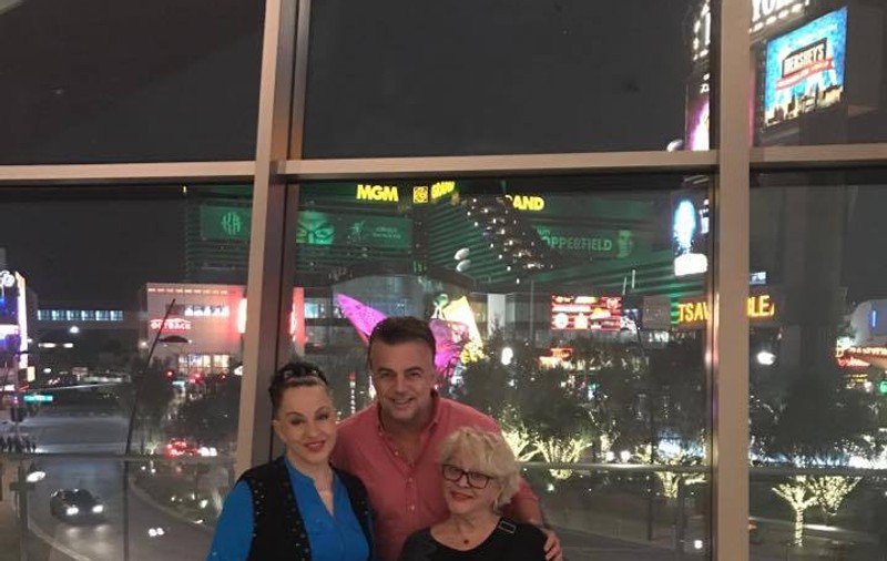​EXCLUSIV. Maria Dragomiroiu și Mirabela Dauer s-au lepădat de folclor. Chef în stil american în Las Vegas