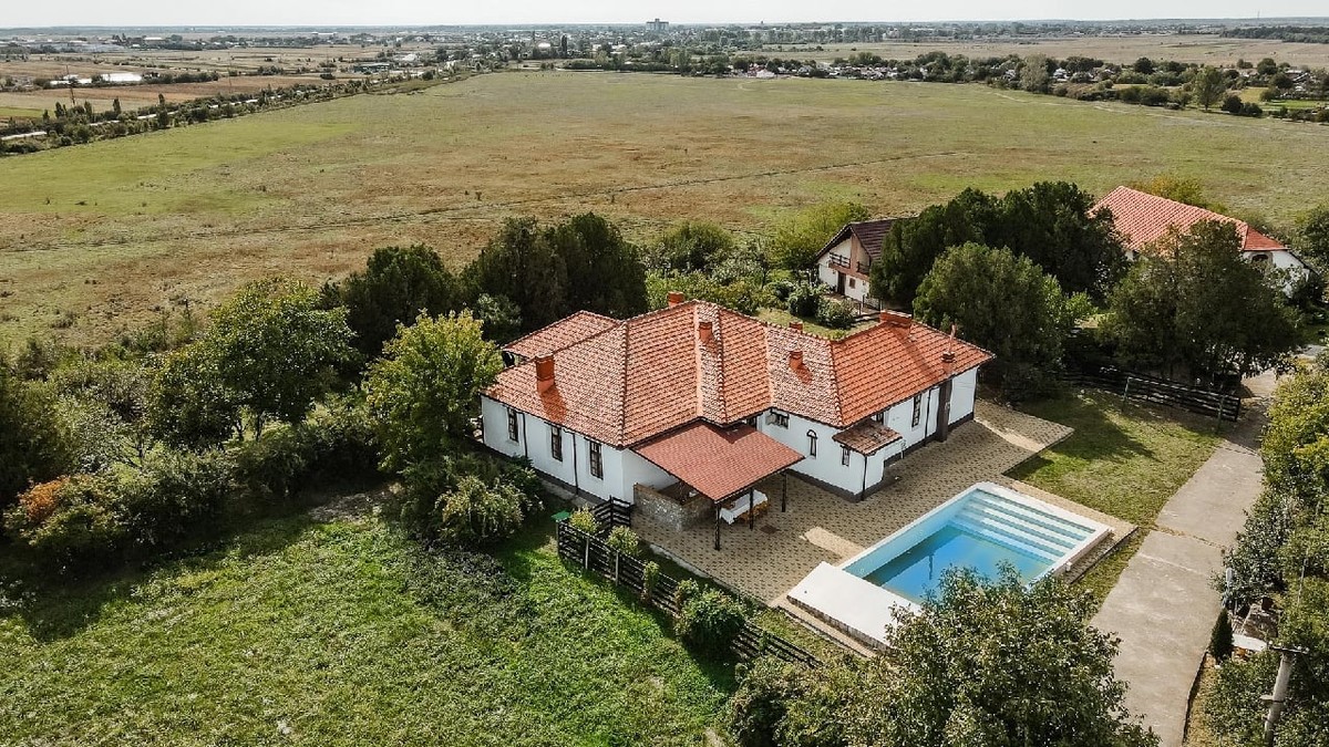 conacul Kosca, Dragodana, Dambovita, cu piscină și un teren întins, exterior
