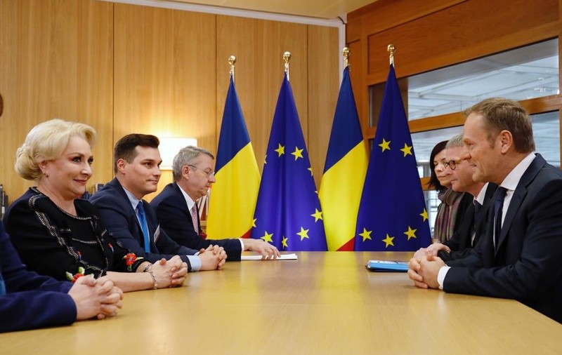 Mesajul lui Donald Tusk către Viorica Dăncilă, la Bruxelles: "Poate sunt eu de modă veche, dar cred că judecătorii, nu politicienii, trebuie să decidă cine este vinovat"