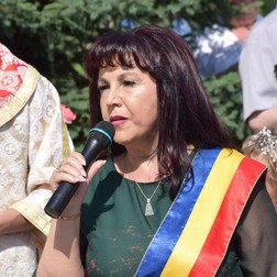 Primarul din Seini, Gabriela Florica Tulbure, vrea să refacă monumentul natural cu numele lui Eminescu