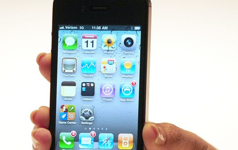 iPhone 5 va avea un design "complet nou"