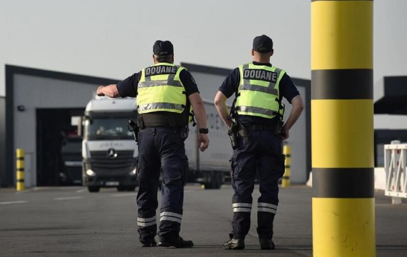 Șofer român de TIR care spunea că transportă dovleci și conopidă, amendat cu un milion de euro, în Franța: „La 55 de ani, mai crezi în Moș Crăciun?”