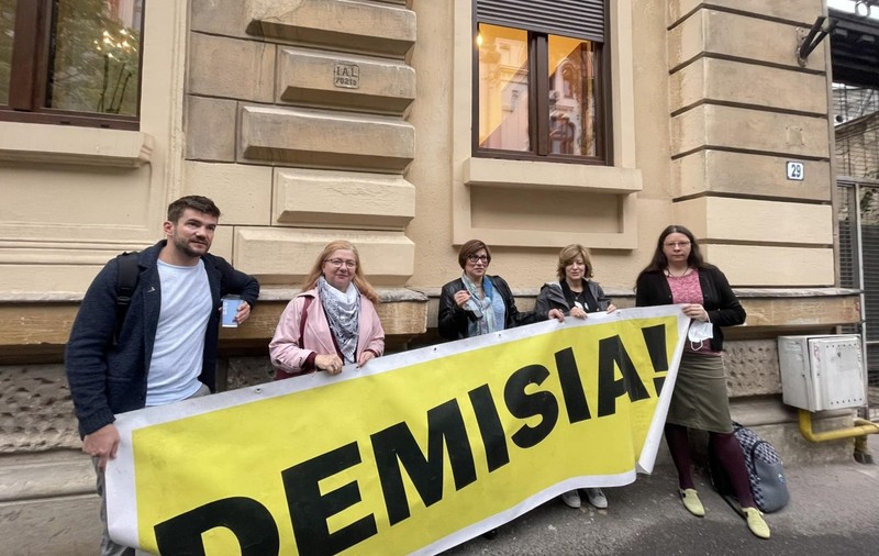 Protest la Ministerul Educației. Se cere demisia lui Sorin Cîmpeanu, care este acuzat de plagiat