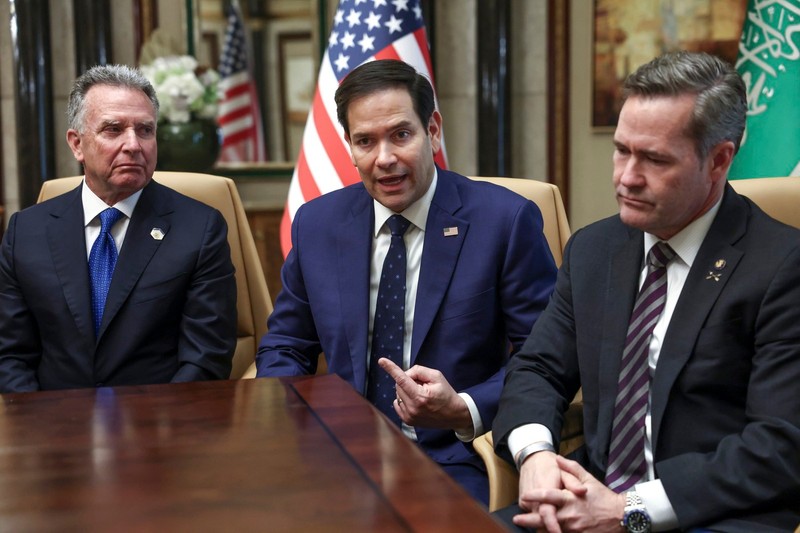 Marco Rubio (în centrul imaginii), alături de Mike Waltz (dreapta) și Steve Witkoff (dreapta), la Riad Foto: Profimedia
