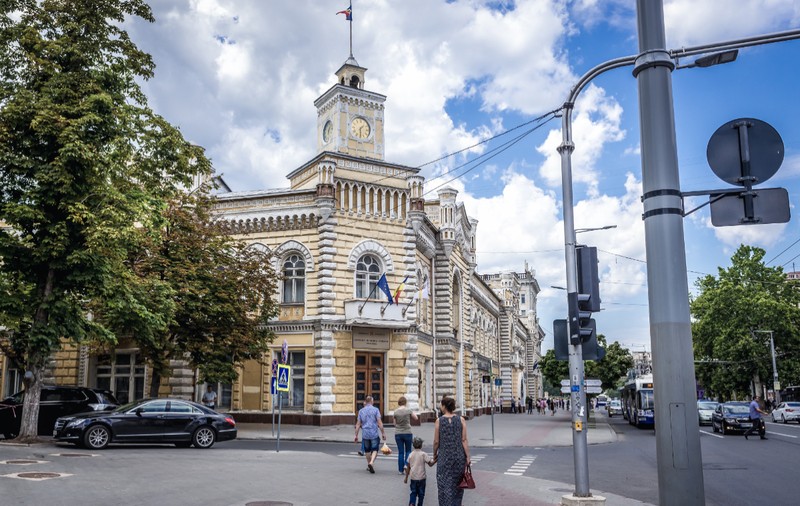 Războiul a făcut într-un an ce nu au reușit guvernanții moldoveni în 30. Cum s-a apucat să învețe limba română un om de afaceri de la Chișinău, vorbitor de rusă