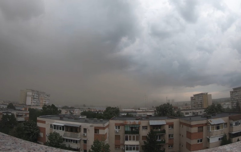 O nouă alertă meteo: cod portocaliu de ploi torențiale și vijelii în șase județe. Capitala și alte 17 județe se află sub cod galben