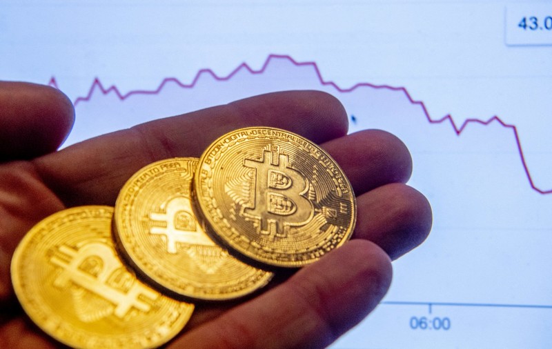 Cum arată o fermă clandestină de minat criptomonede. ANAF a găsit una la Satu Mare