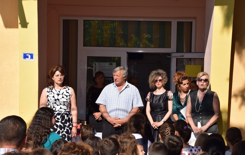 Primarul unei comune din Neamț a publicat pe Facebook imagini cu persoanele care aruncă gunoiul. A cerut sprijinul Poliției