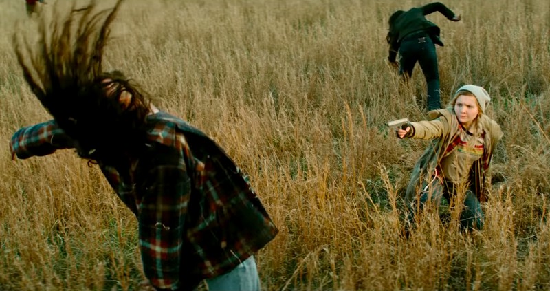 Little Rock împușcă un zombi / Foto: Sony Pictures Releasing
