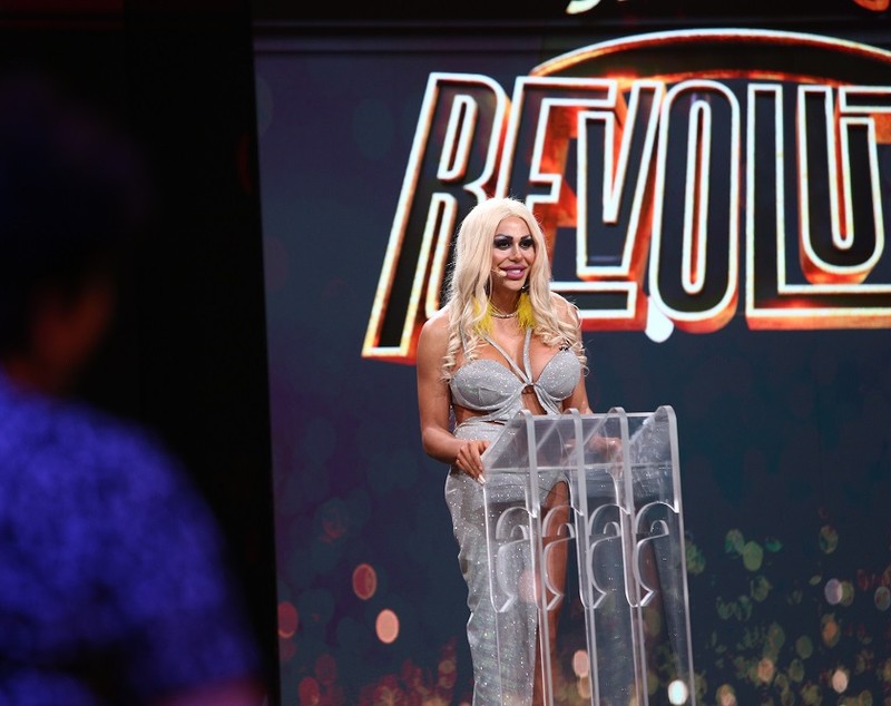 Nea Mărin, alături de fiica sa, Larisa, la TV. Cei doi au pregătit un moment special pentru „Stand-Up Revolution”