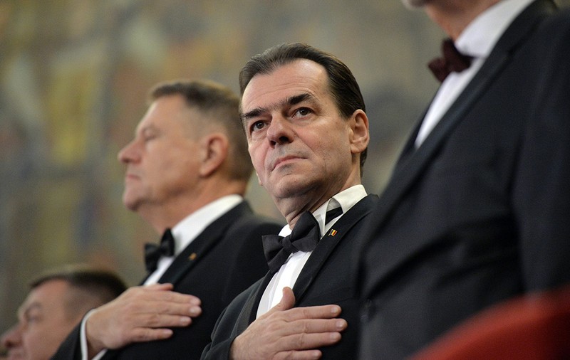 Un circ inutil | Despre planul lui Iohannis de a forța alegerile anticipate