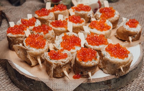 Cu porții generoase de caviar, șampanie și servicii premium, compania aeriană din Paris a reușit să își consolideze poziția. Sursă foto Shutterstock