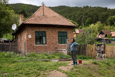 Casa Lenuţei se află chiar în marginea cătunului Trainei