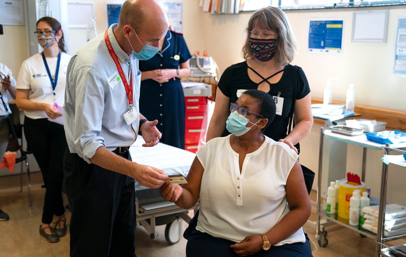 Africa de Sud va relua vaccinarea cu Johnson & Johnson, suspendată de teama cheagurilor de sânge