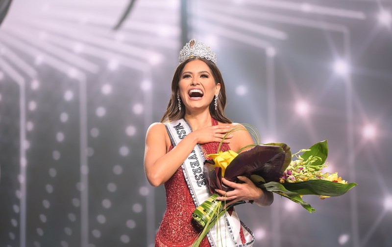 Concursul Miss Universe 2021, câștigat de o tânără din Mexic. România, reprezentată de o arădeancă