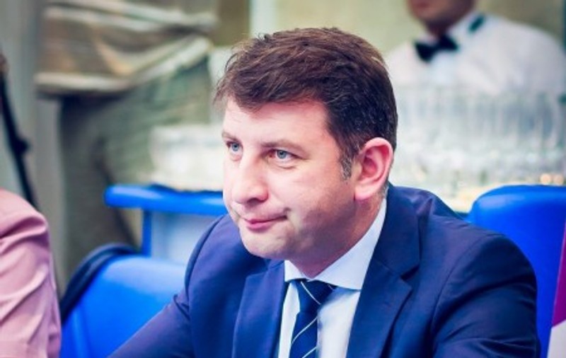 Primarul din Roman vrea să o dea în judecată pe Ecaterina Andronescu