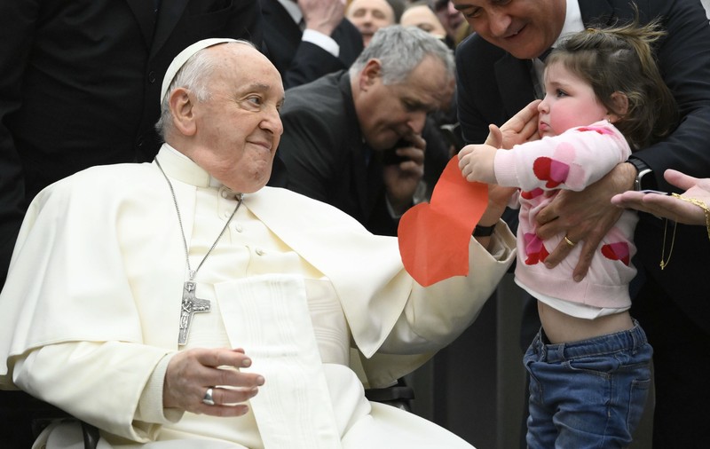 Papa Francisc le cere catolicilor să renunțe la reţelele de socializare în timpul Postului Mare: „Viața nu este o piesă de teatru" | VIDEO