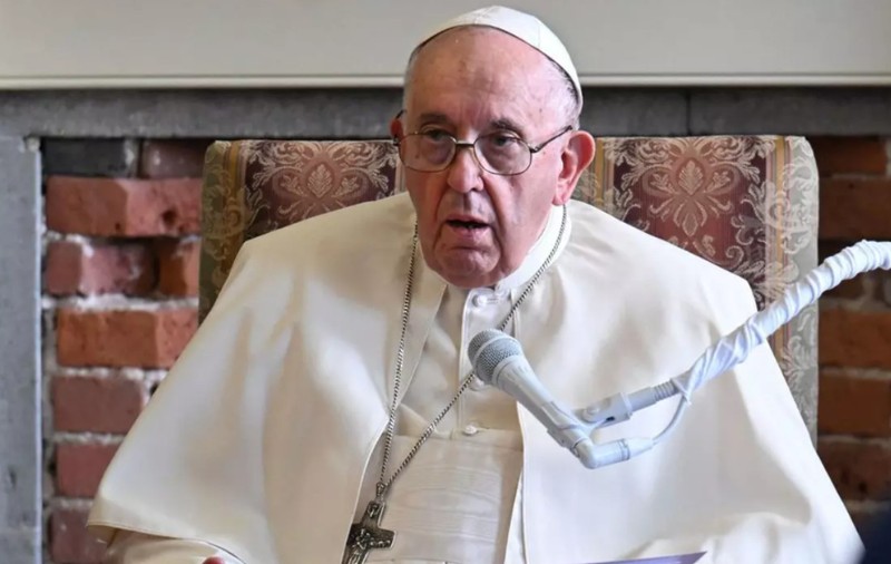 Papa Francisc rămâne internat. Starea sa s-a ameliorat, dar tratamentul continuă