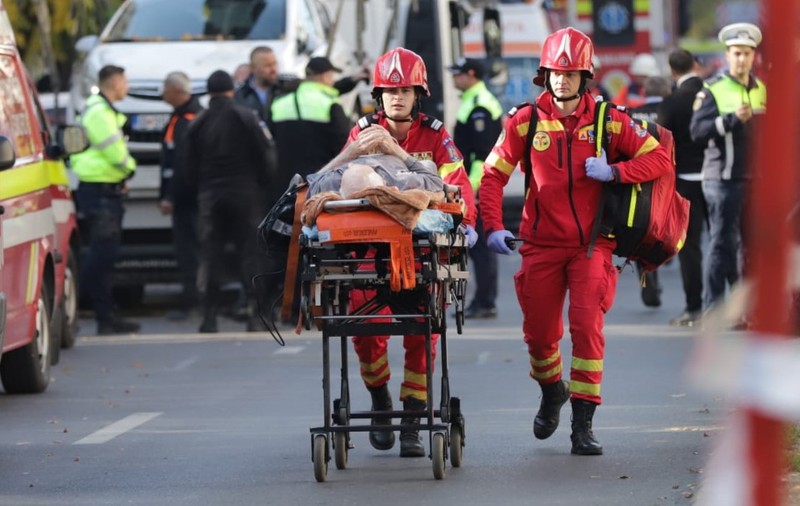 O tânără însărcinată a murit în explozia din Rahova. Două macarale au fost trimise să o scoată de sub dărâmături