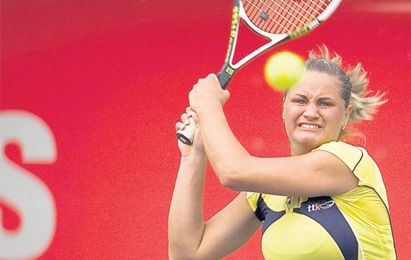 Una caldă, alta rece la Doha. Niculescu e în sferturi la Doha, Halep a fost învinsă de Azarenka