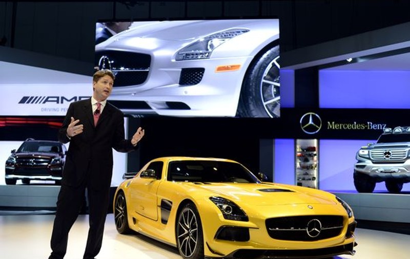Superofertă în State: cumperi un Mercedes SLS AMG şi primeşti gratis un Smart