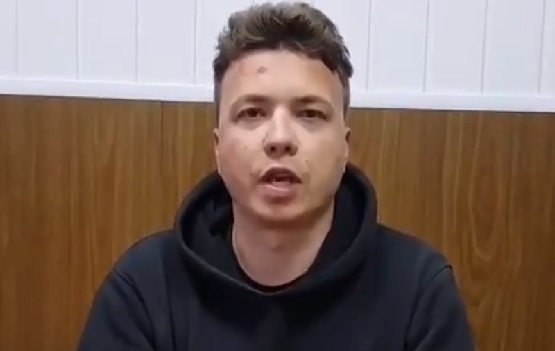 Mama lui Roman Protasevici: „Nu sunt medic, dar e sigur că l-au lovit la nas şi este posibil să i-l fi rupt”