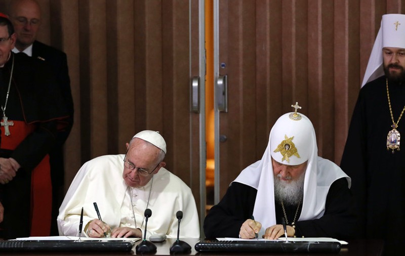 Papa Francisc a anunțat că renunță la întâlnirea cu Patriarhul Kiril. Motivul invocat