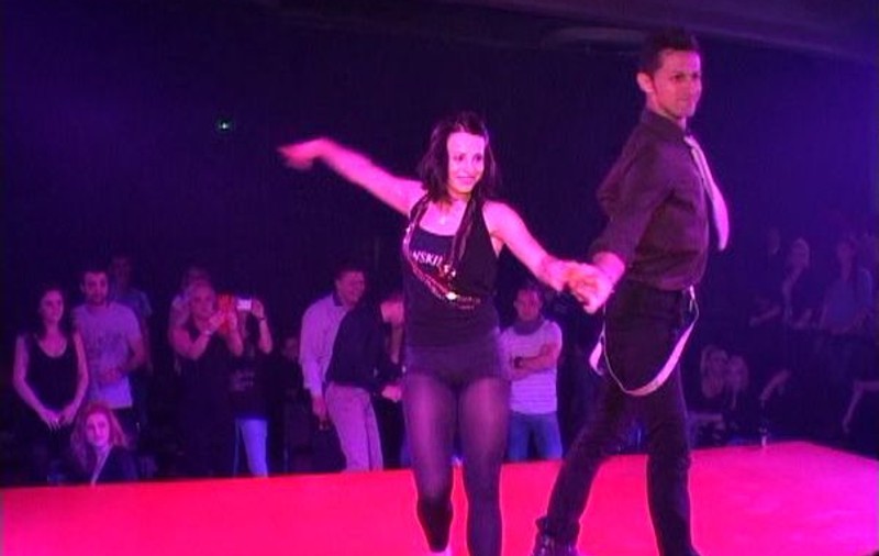 Corina Ungureanu, dansatoare într-un club | VIDEO