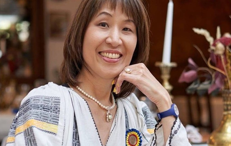 O japoneză a venit în vacanță în România doar cu un rucsac și a rămas 27 de ani. Acum vinde creații de mii de lei. Sursă foto: Ayako Funatsu / Facebook