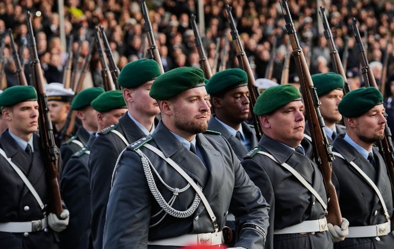 Germania reintroduce recrutarea obligatorie: toți bărbații de la 18 ani vor fi supuși unei evaluări militare