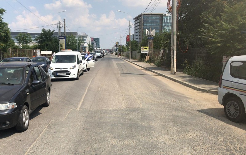 #salvatipipera/ Bariera CFR de la Petricani s-a defectat din nou, marți. Blocaj timp de aproape o oră în Nordul Capitalei (FOTO&VIDEO)