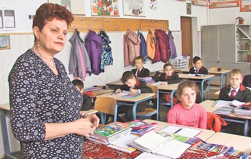 Sunt boboace în clasa a IV-a! Copiii românilor care au lucrat în străinătate revin acasă în număr tot mai mare și au probleme la şcoală din cauza diferenţelor din programă