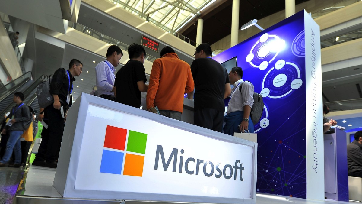 Microsoft, investigată pentru șpăgi în Ungaria